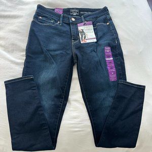 NWT - Signature by Levi Strauss & Co.™ Mid-Rise Skinny Jeans